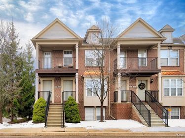 27859 HOPKINS Drive, Novi, MI 48377