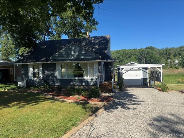 22827 Meridian Road, Grosse Ile Twp, MI 48138