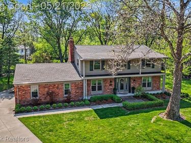 23049 Nottingham Drive, Beverly Hills Vlg, MI 48025
