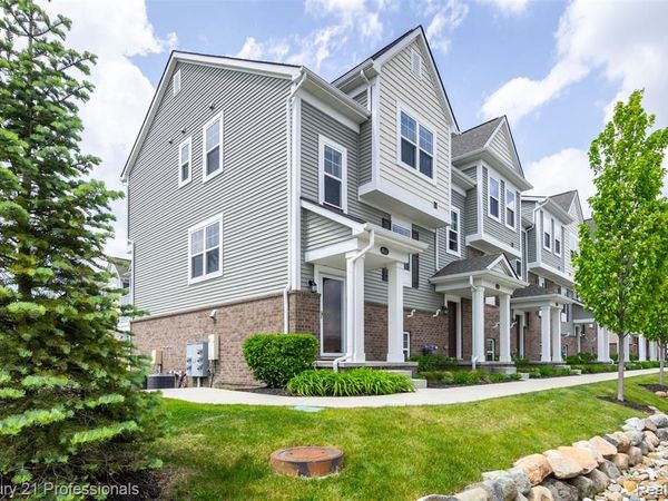 4918 TREESIDE Lane, Troy, MI 48098