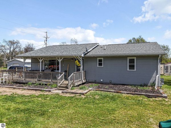 3821 39 Road S, Cadillac, MI 49601