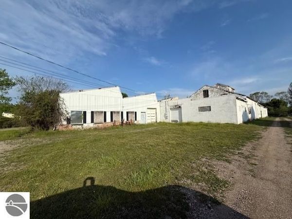 700 End Street W, Alma, MI 48801