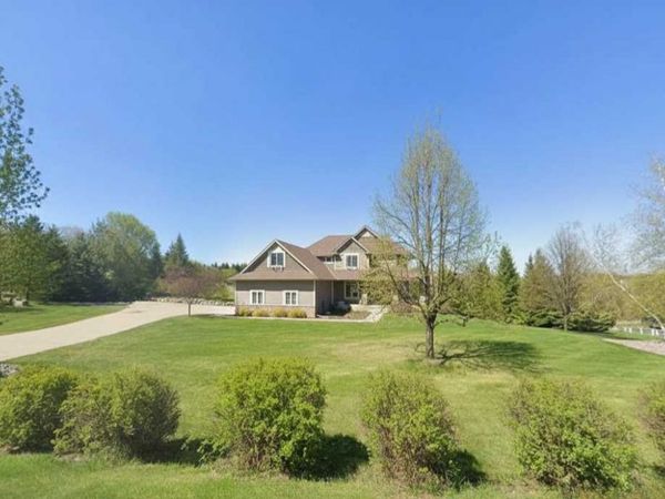 9853 Fenning Avenue SE, Delano, MN 55328