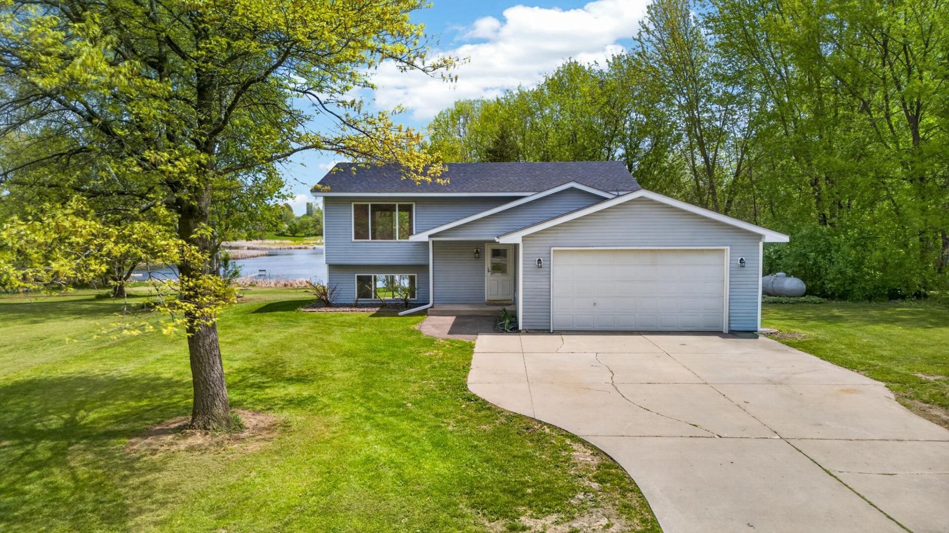 33067 Nueman Trail, Lindstrom, MN 55045