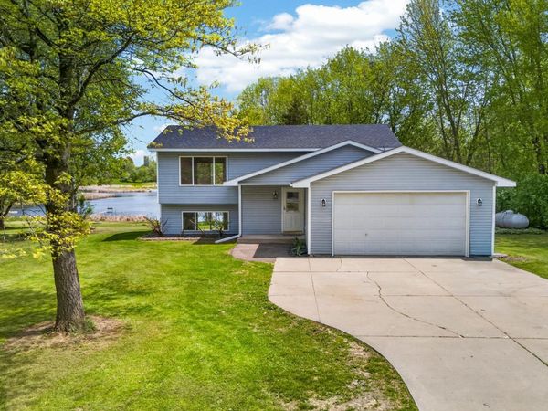 33067 Nueman Trail, Lindstrom, MN 55045