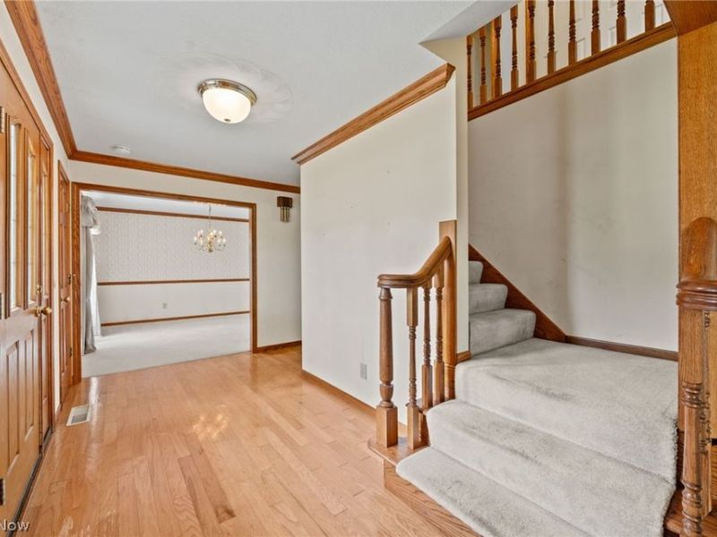 6037 Sandy Ridge Circle NW, North Canton, OH 44720 Photo 3