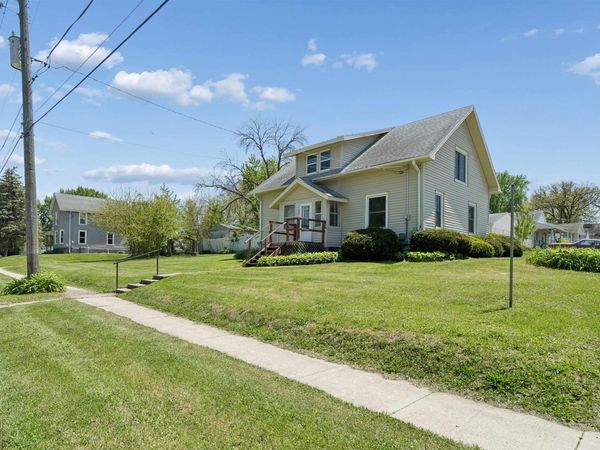 802 Railroad Street, Parkersburg, IA 50665