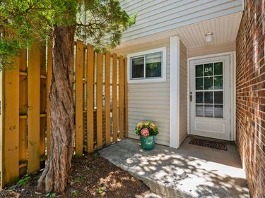 220 Elizabeth Street, Unit B4, Chapel Hill, NC 27514