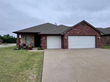5709 NW Lady Marna Ave, Lawton, OK 73505