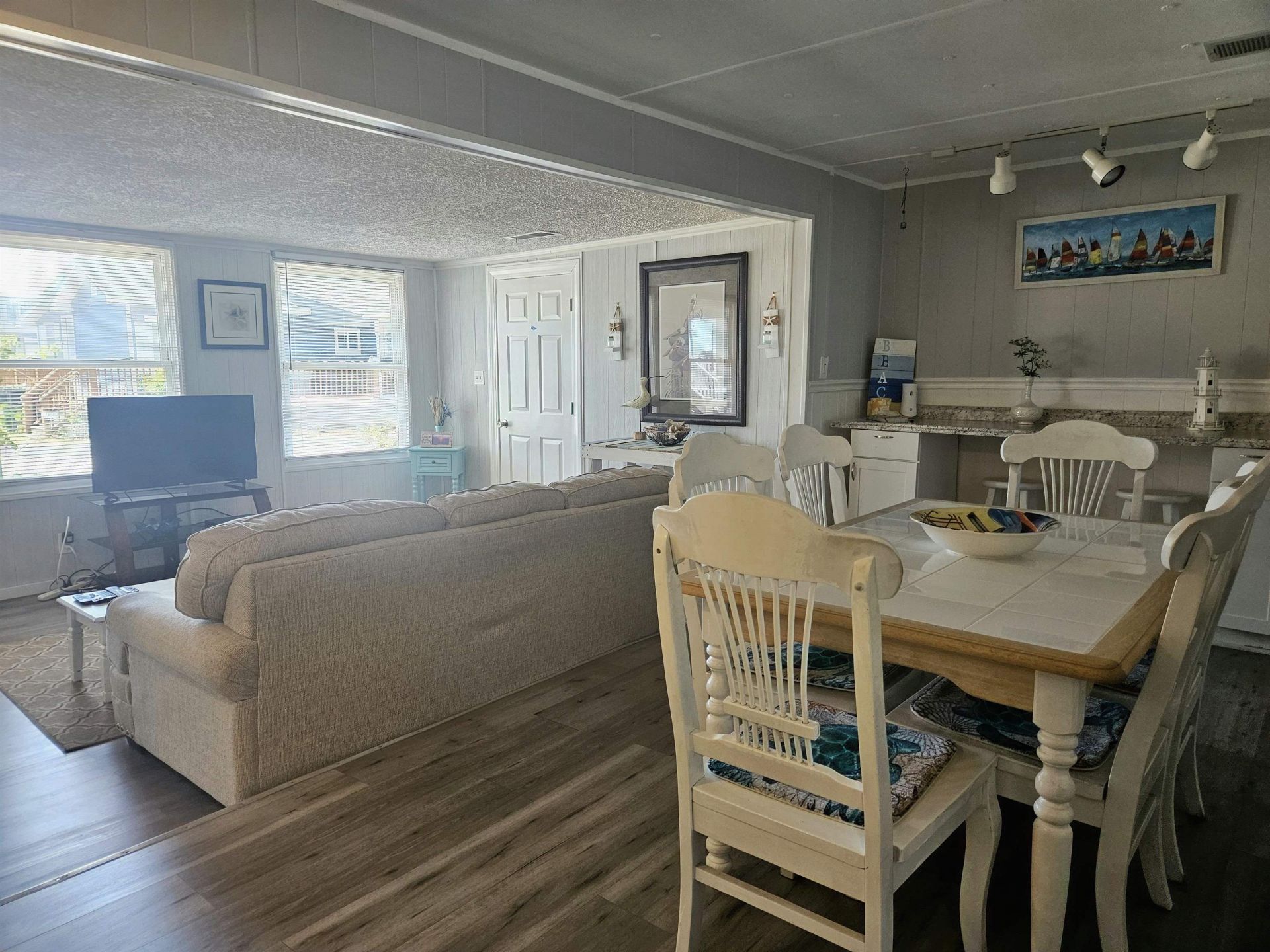 1942 Kingfisher Dr.  Photo 6