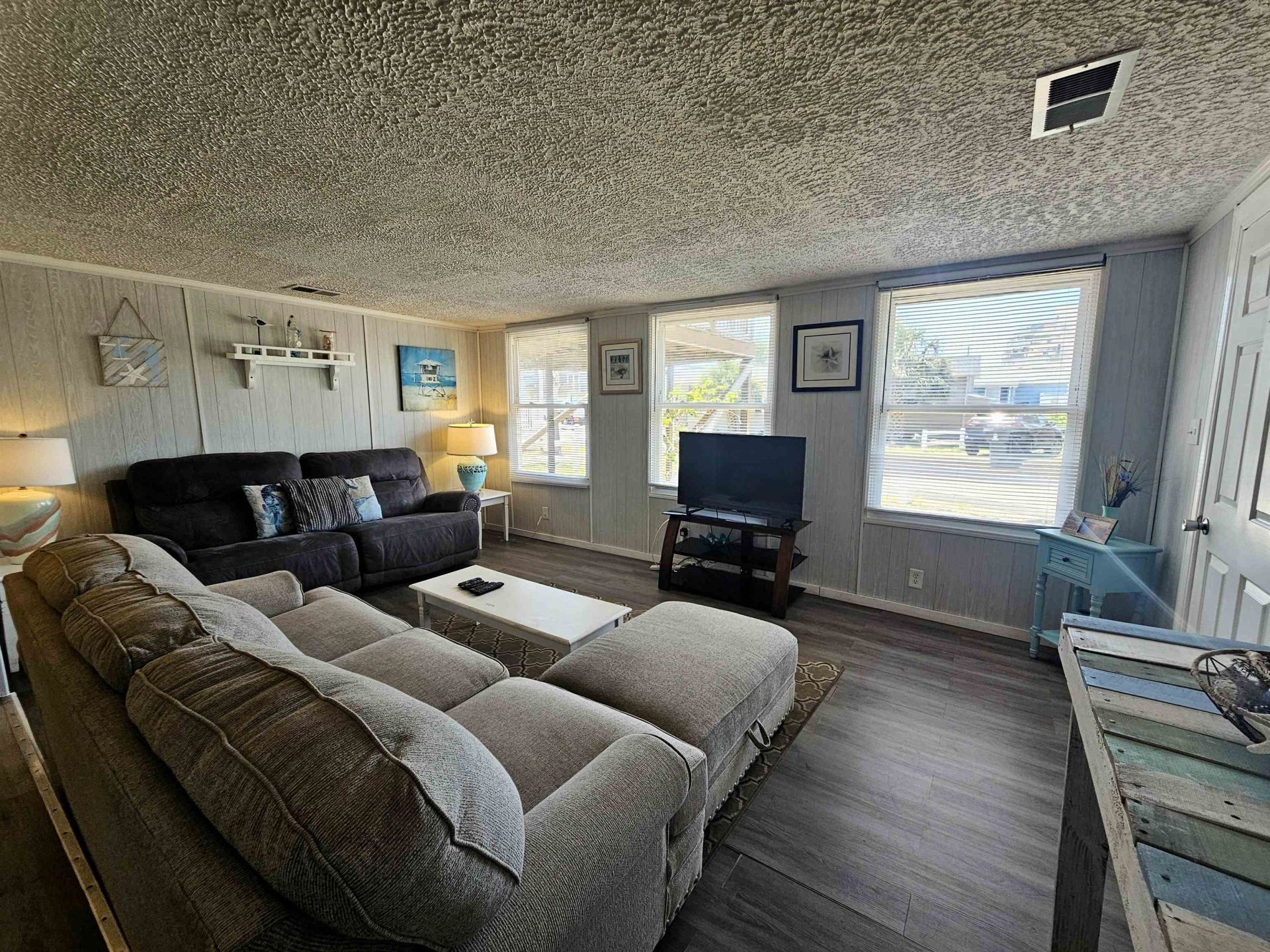 1942 Kingfisher Dr.  Photo 7