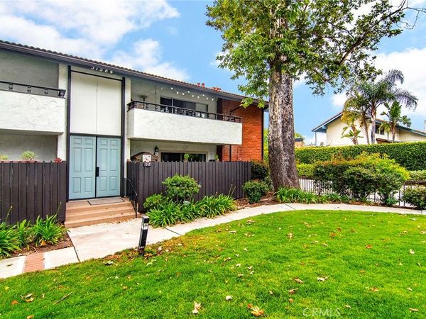 31584 Agoura, Unit #6 Road, Unit 6, Westlake Village, CA 91361