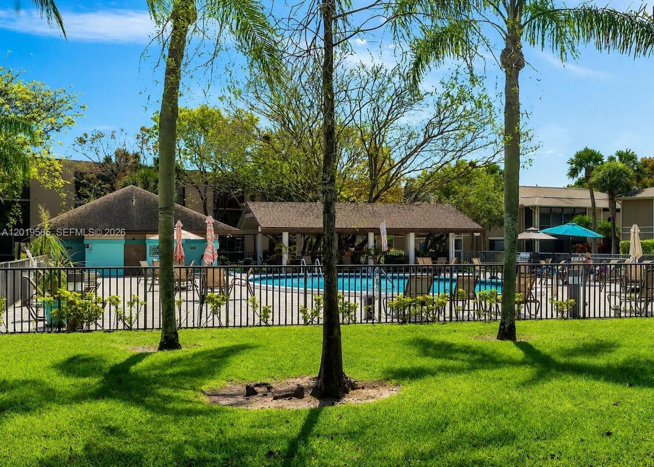 7837 Ashmont Cir , Unit 212, Tamarac, FL 33321 Photo