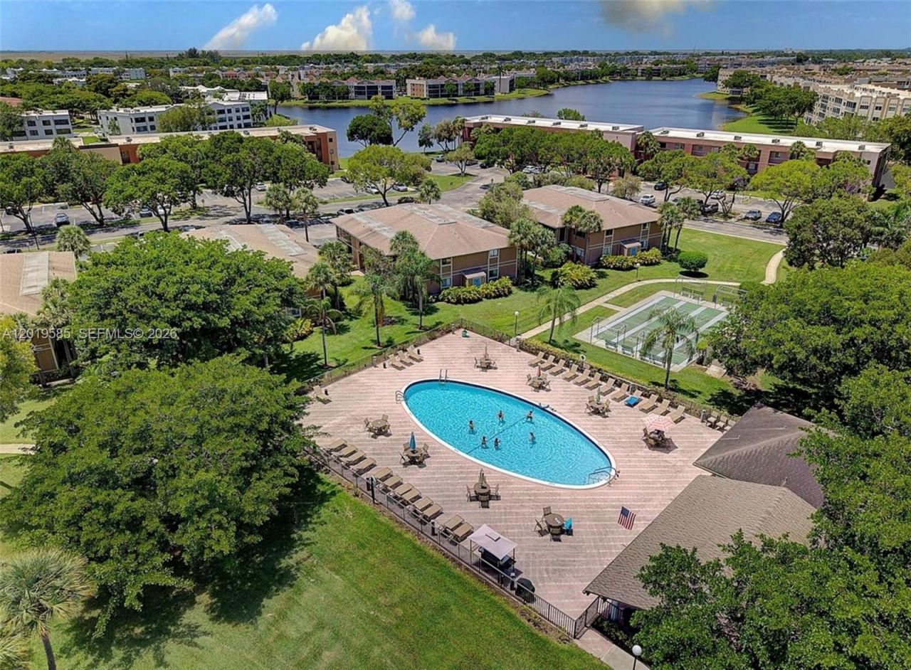 7837 Ashmont Cir , Unit 212, Tamarac, FL 33321 Photo