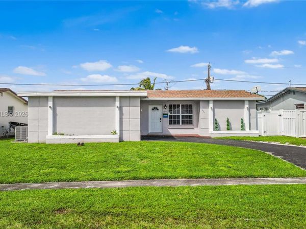 8531 NW 25th St , Sunrise, FL 33322