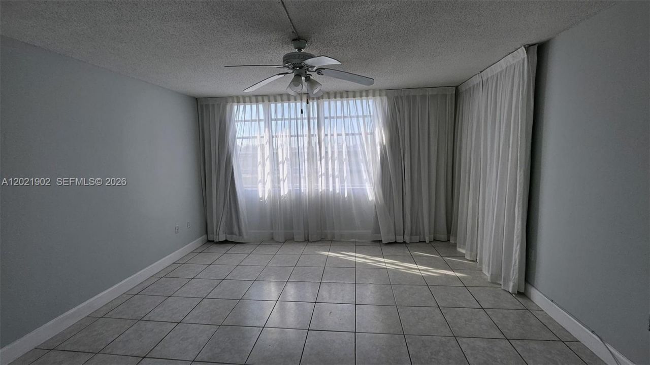 1750 NE 191st St , Unit 325-4, Miami, FL 33179 Photo