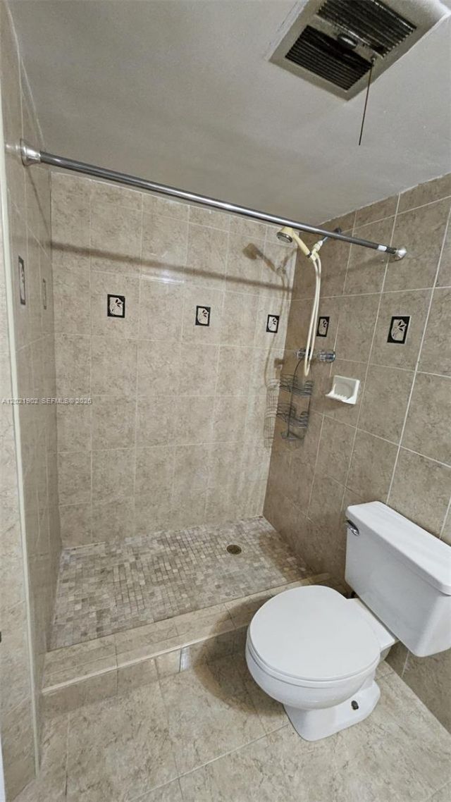 1750 NE 191st St , Unit 325-4, Miami, FL 33179 Photo