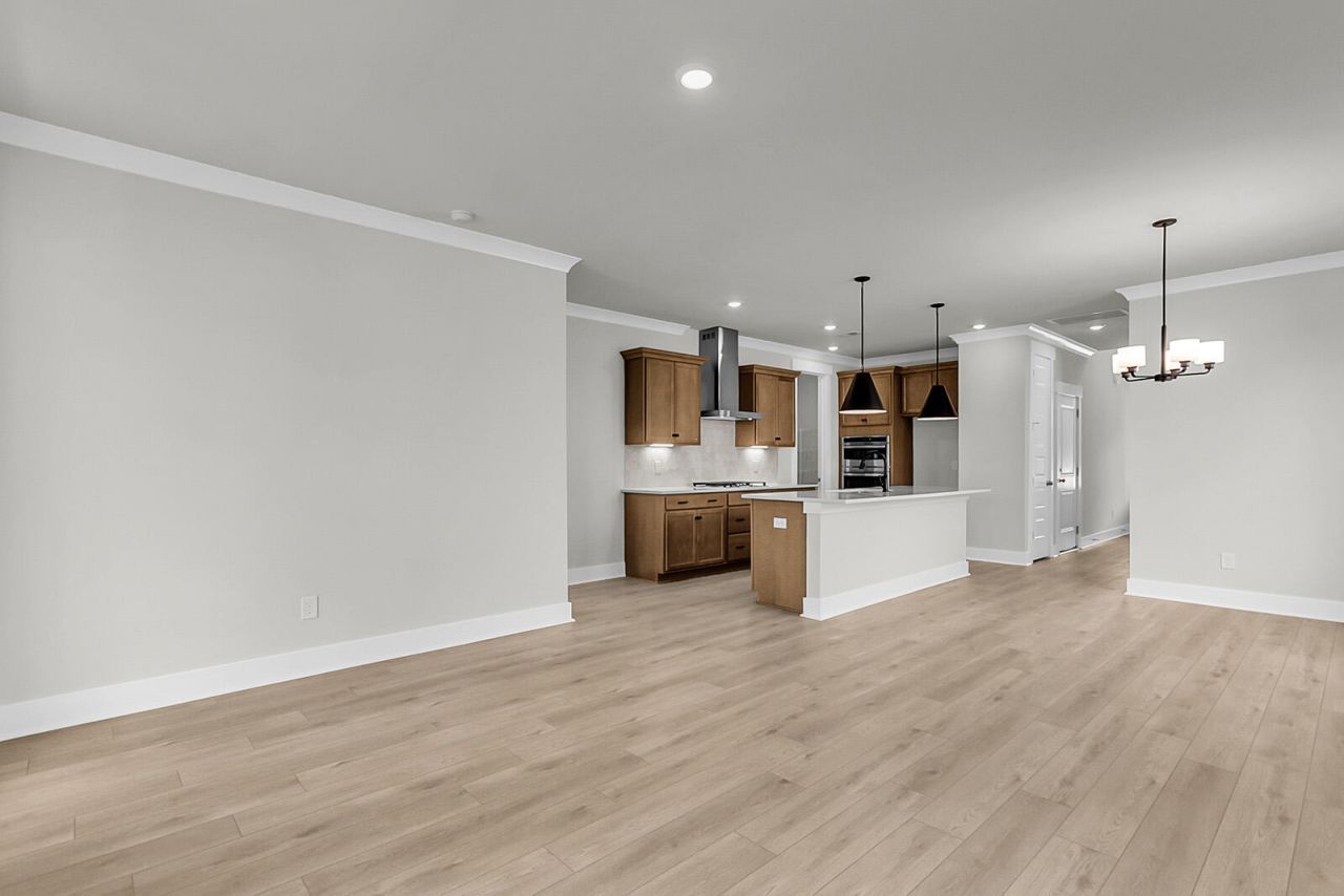 215 Crosswick Street Photo 14