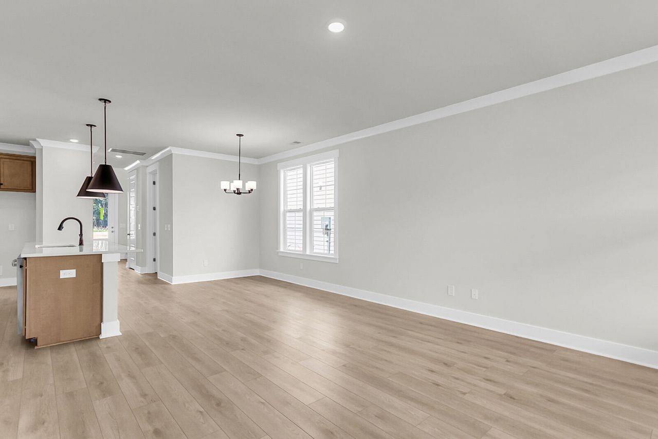 215 Crosswick Street Photo 15