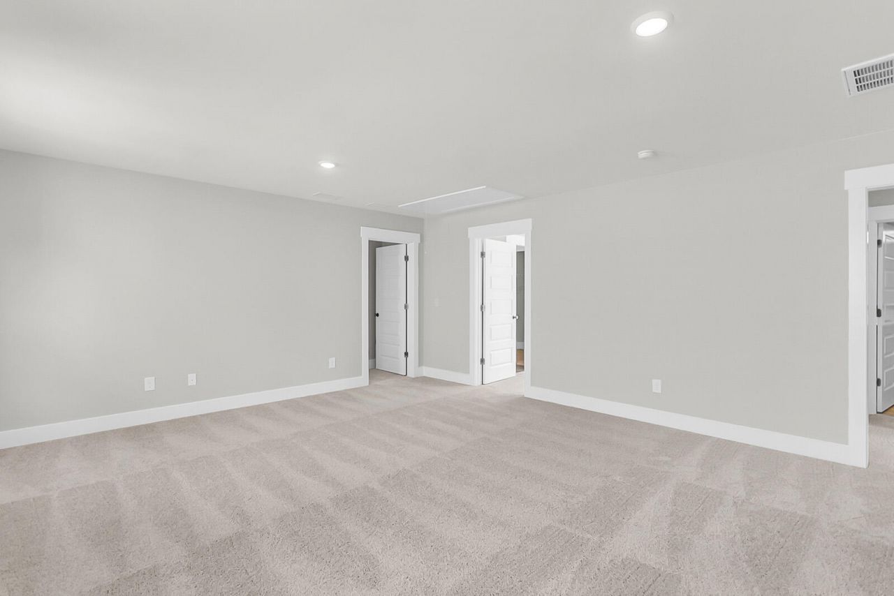 215 Crosswick Street Photo 24