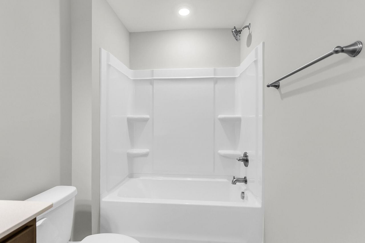 215 Crosswick Street Photo 30