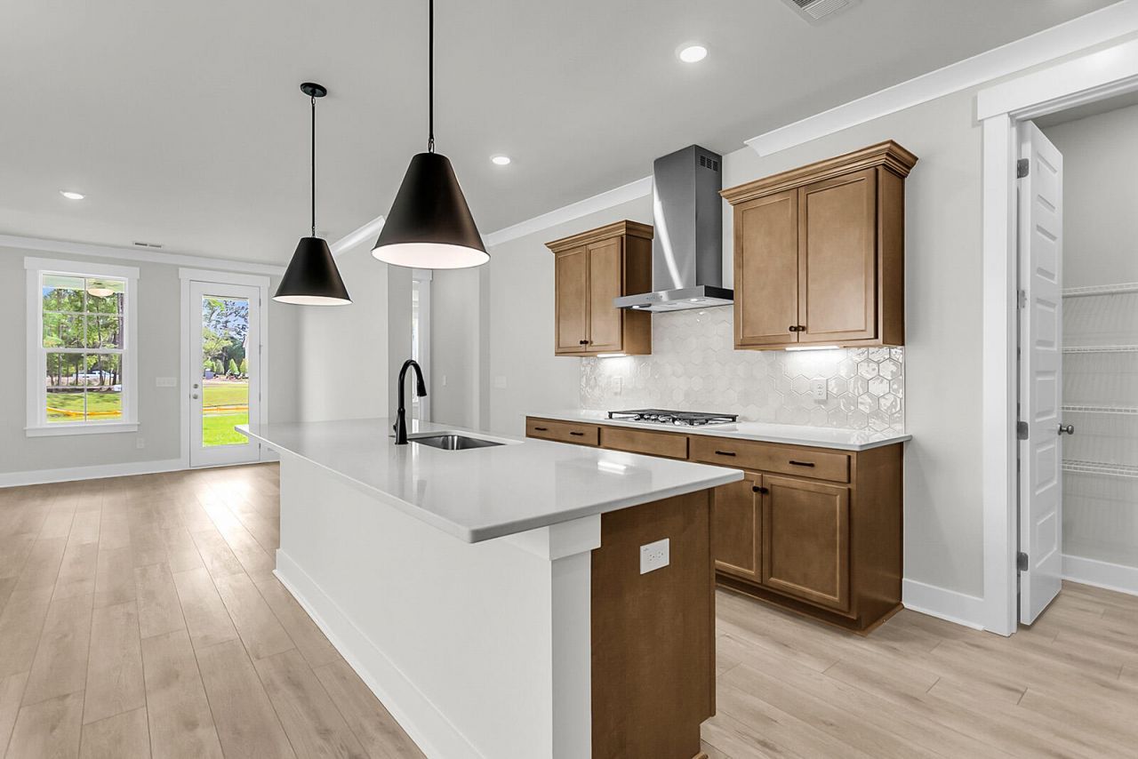 215 Crosswick Street Photo 6