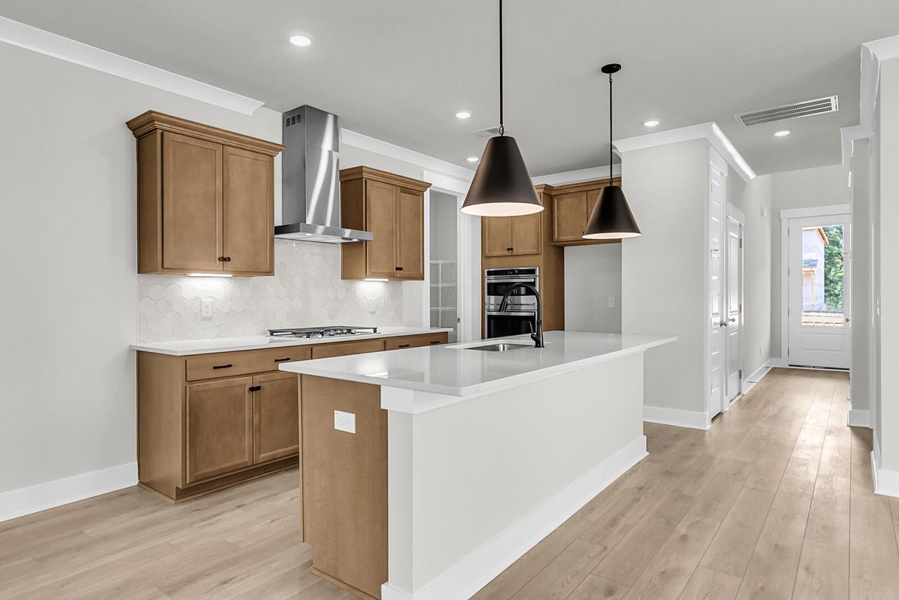 215 Crosswick Street Photo 8
