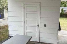 5308 Eileen Street photo 4