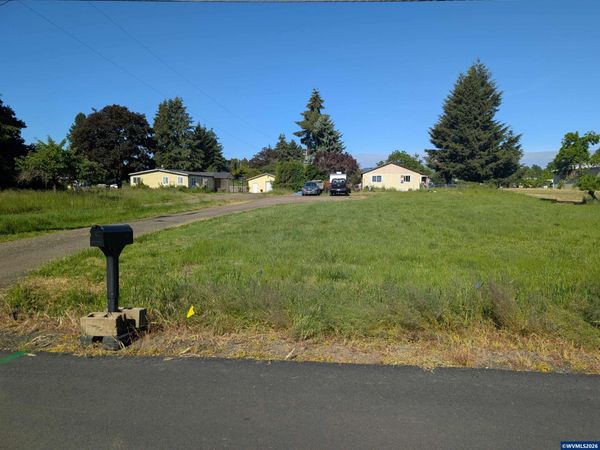 415 SE Hawthorne Av, Dallas, OR 97338
