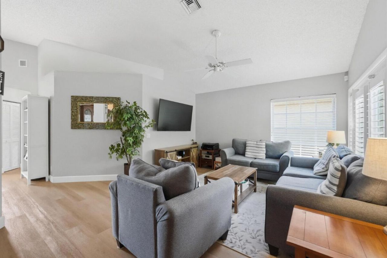 215 NW 117th Way, Coral Springs, FL 33071 Photo