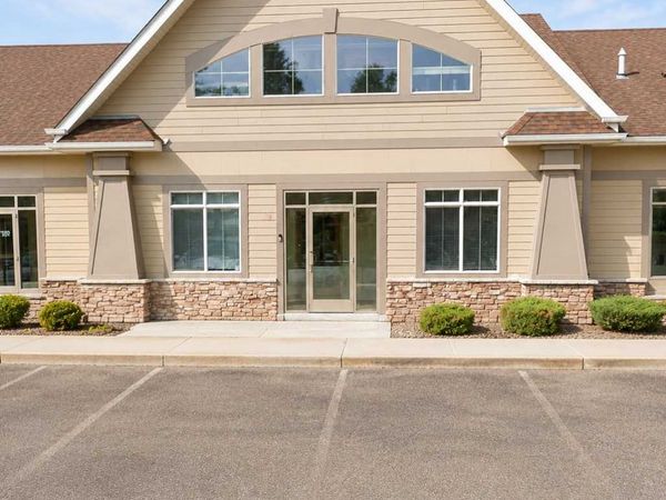 7965 Stone Creek Drive, Chanhassen, MN 55317