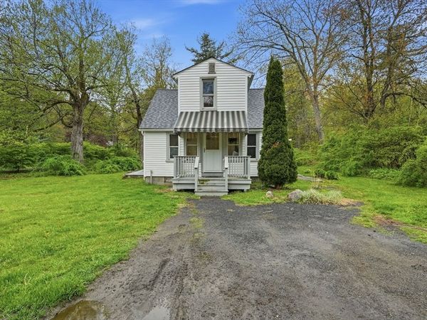 8 Shutesbury Road, Pelham, MA 01002