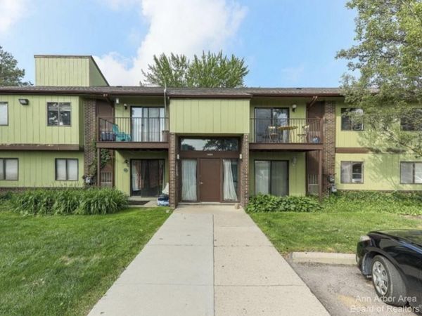 1472 W Chateau Vert Street, Unit #D, Ypsilanti, MI 48197