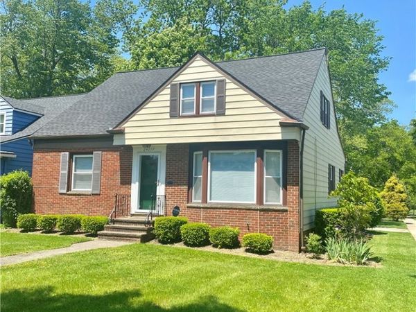 24217 Woodway Road , Beachwood, OH 44122