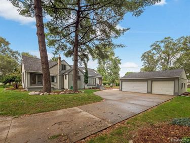 48070 SHELBY Road , Shelby Twp, MI 48317