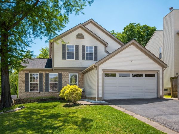 2001 Queens Meadow Lane , Grove City, OH 43123