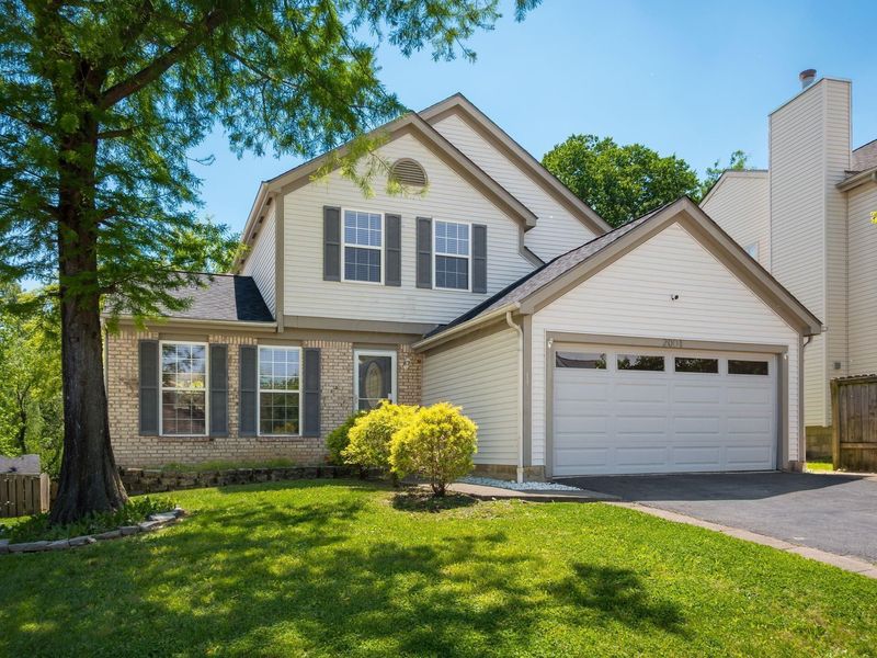 2001 Queens Meadow Lane, Grove City, OH 43123 Photo 2