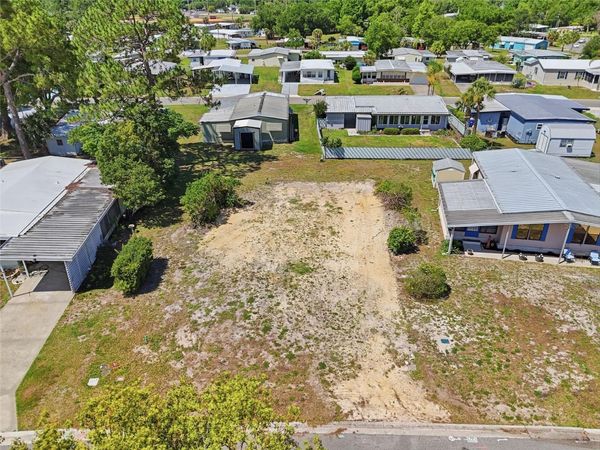 1223 NASSAU CIRCLE , TAVARES, FL 32778