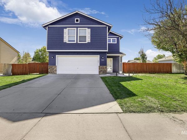 745 SW Lago, Mountain Home, ID 83647