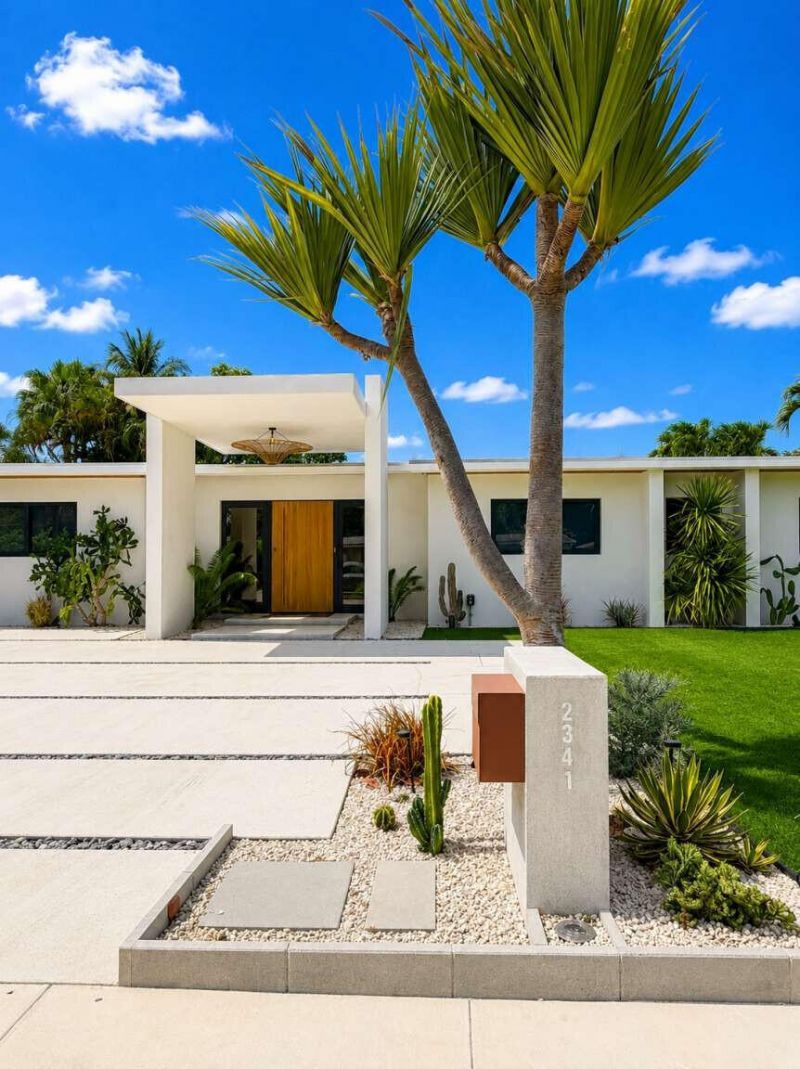 2341 NE 192nd Street, Miami, FL 33180 Photo