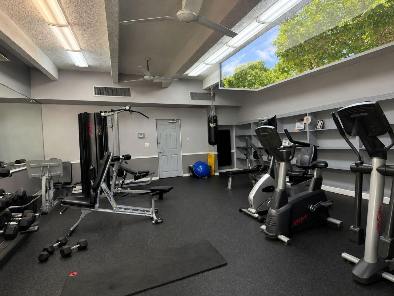 3301 N Country Club, Unit 209, Miami, FL 33180 Photo
