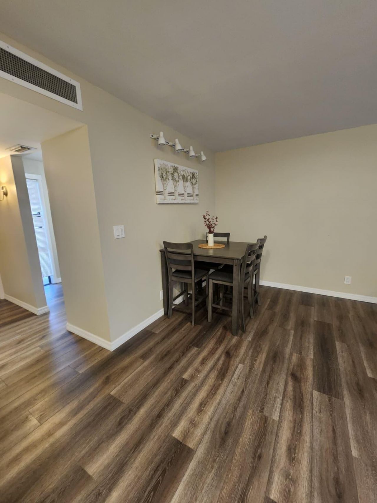 3301 N Country Club, Unit 209, Miami, FL 33180 Photo
