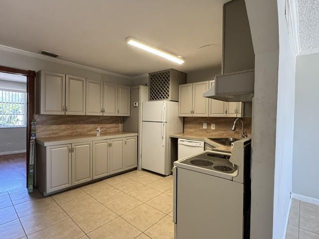 2175 NE 56th Street, Unit 204, Fort Lauderdale, FL 33308 Photo
