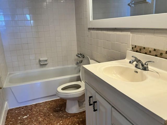 2175 NE 56th Street, Unit 204, Fort Lauderdale, FL 33308 Photo