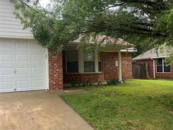 206 Linda Street, Aubrey, TX 76227