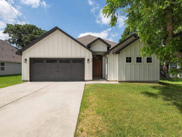 203 E Salty ST, Thorndale, TX 76577