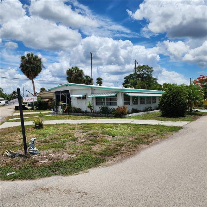 136 Amber Ave, North Fort Myers, FL 33917 Photo