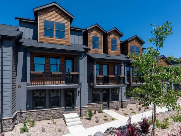 20516 NE Empire Avenue, Bend, OR 97701