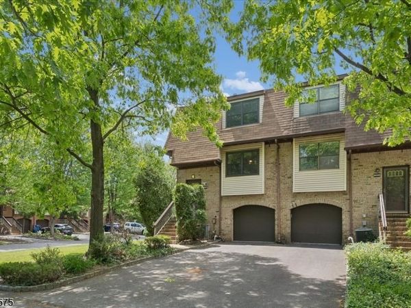 6001 N Oaks Blvd, North Brunswick, NJ 08902