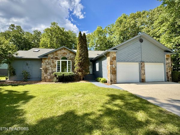 107 Walden Ridge Drive , Crossville, TN 38558